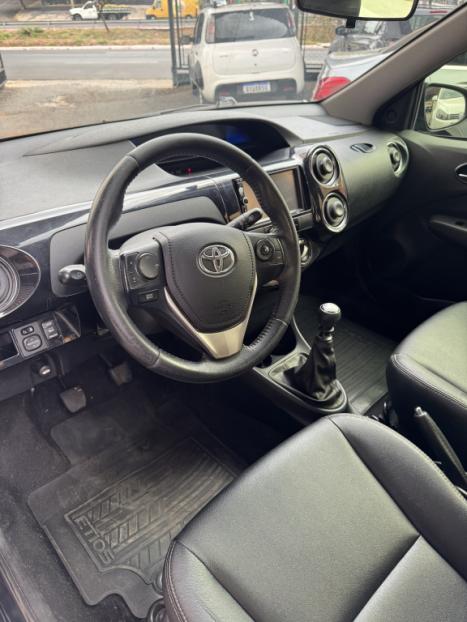 TOYOTA Etios Hatch 1.5 16V 4P FLEX XLS, Foto 2