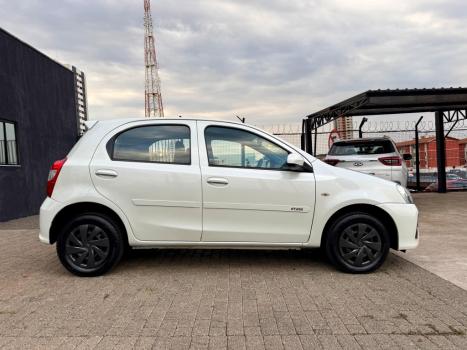 TOYOTA Etios Hatch 1.3 16V 4P FLEX X, Foto 5