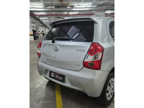 TOYOTA Etios Hatch 1.3 16V 4P FLEX X, Foto 4