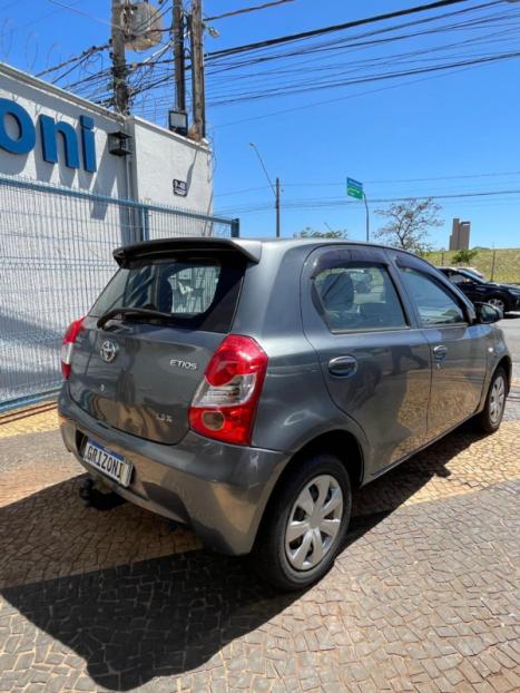 TOYOTA Etios Hatch 1.3 16V 4P FLEX X, Foto 4