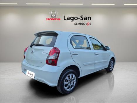 TOYOTA Etios Hatch 1.3 16V 4P FLEX X AUTOMTICO, Foto 3