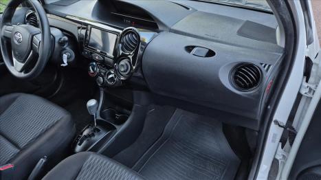 TOYOTA Etios Hatch 1.3 16V 4P FLEX X AUTOMTICO, Foto 6