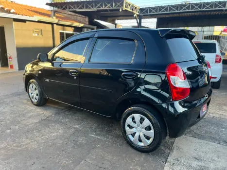 TOYOTA Etios Hatch 1.3 16V 4P FLEX XS, Foto 6