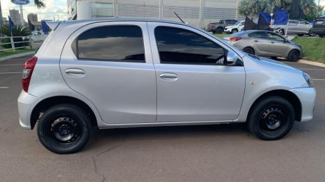 TOYOTA Etios Hatch 1.3 16V 4P FLEX, Foto 4