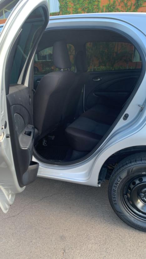 TOYOTA Etios Hatch 1.3 16V 4P FLEX, Foto 7