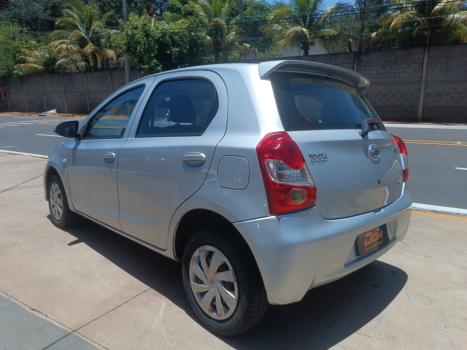 TOYOTA Etios Hatch 1.3 16V 4P FLEX X, Foto 4