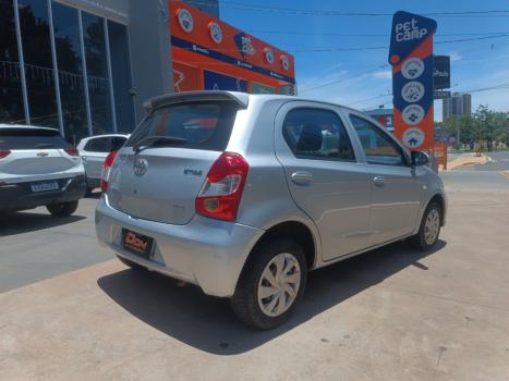 TOYOTA Etios Hatch 1.3 16V 4P FLEX X, Foto 5