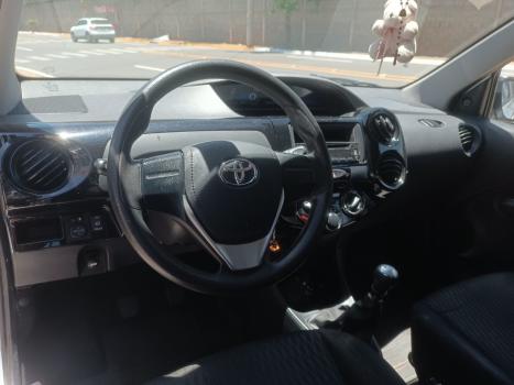 TOYOTA Etios Hatch 1.3 16V 4P FLEX X, Foto 9
