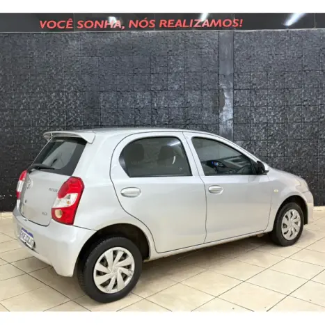 TOYOTA Etios Hatch 1.3 16V 4P FLEX X, Foto 6
