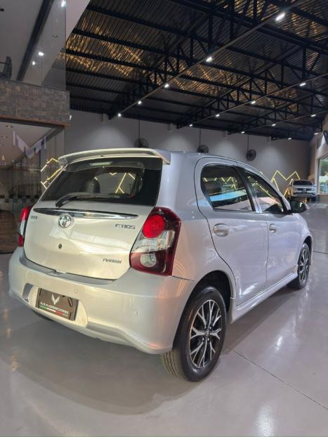 TOYOTA Etios Hatch 1.5 16V 4P FLEX PLATINUM AUTOM�TICO, Foto 9