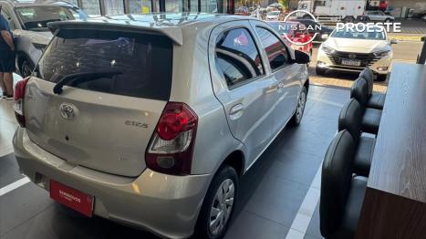 TOYOTA Etios Hatch 1.3 16V 4P FLEX X, Foto 4