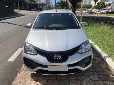 TOYOTA Etios Hatch 1.3 16V 4P FLEX X AUTOM�TICO, Foto 2
