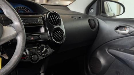 TOYOTA Etios Hatch 1.3 16V 4P FLEX X, Foto 5