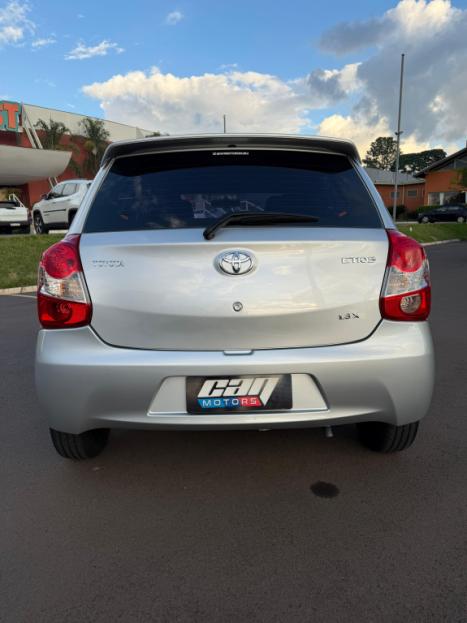 TOYOTA Etios Hatch 1.3 16V 4P FLEX X, Foto 8