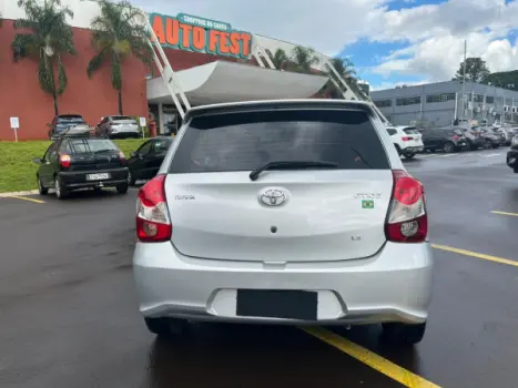 TOYOTA Etios Hatch 1.3 16V 4P FLEX X, Foto 5
