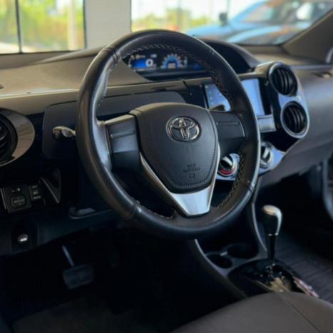 TOYOTA Etios Hatch 1.3 16V 4P FLEX X AUTOM�TICO, Foto 4