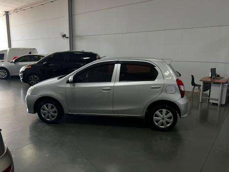 TOYOTA Etios Hatch 1.3 16V 4P FLEX X, Foto 6