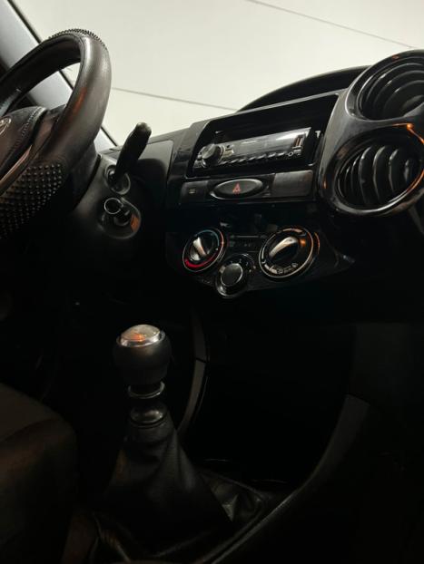 TOYOTA Etios Hatch 1.3 16V 4P FLEX X, Foto 8