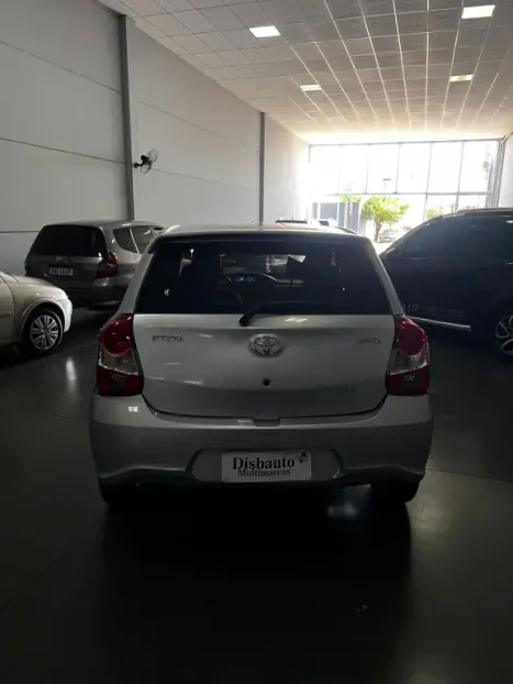 TOYOTA Etios Hatch 1.3 16V 4P FLEX X, Foto 15