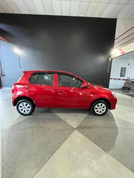 TOYOTA Etios Hatch 1.3 16V 4P FLEX X, Foto 4