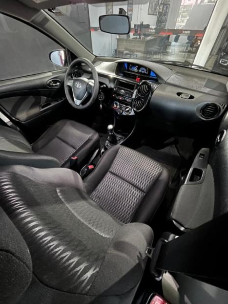 TOYOTA Etios Hatch 1.3 16V 4P FLEX X, Foto 14