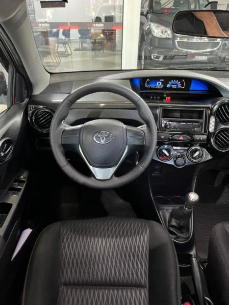 TOYOTA Etios Hatch 1.3 16V 4P FLEX X, Foto 16