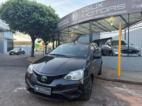 TOYOTA Etios Hatch 1.3 16V 4P FLEX X, Foto 2