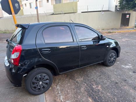 TOYOTA Etios Hatch 1.3 16V 4P FLEX X, Foto 3