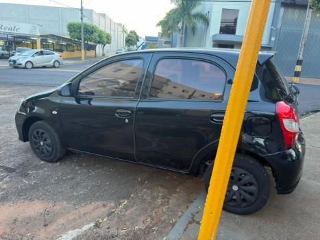 TOYOTA Etios Hatch 1.3 16V 4P FLEX X, Foto 4