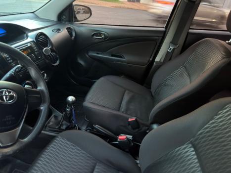 TOYOTA Etios Hatch 1.3 16V 4P FLEX X, Foto 6