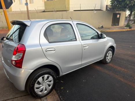 TOYOTA Etios Hatch 1.3 16V 4P FLEX X, Foto 3