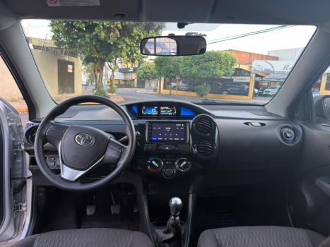 TOYOTA Etios Hatch 1.3 16V 4P FLEX X, Foto 5