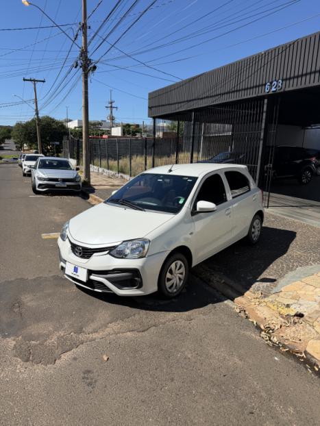 TOYOTA Etios Hatch 1.3 16V 4P FLEX X, Foto 1