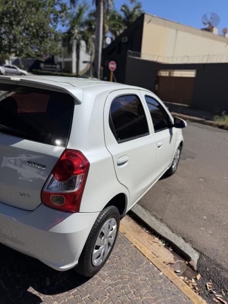 TOYOTA Etios Hatch 1.3 16V 4P FLEX X, Foto 4