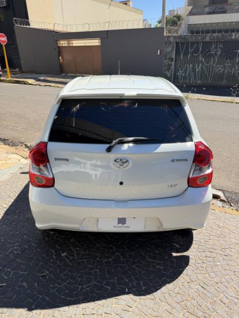 TOYOTA Etios Hatch 1.3 16V 4P FLEX X, Foto 10