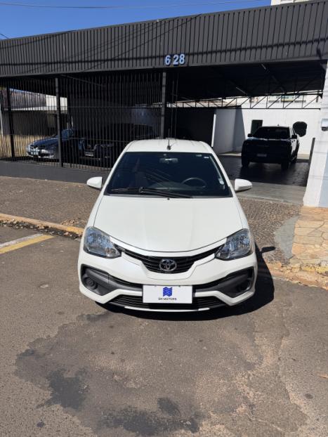 TOYOTA Etios Hatch 1.3 16V 4P FLEX X, Foto 11