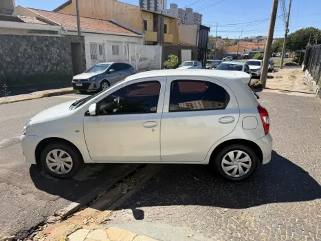 TOYOTA Etios Hatch 1.3 16V 4P FLEX X, Foto 12
