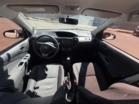 TOYOTA Etios Hatch 1.3 16V 4P FLEX X, Foto 15