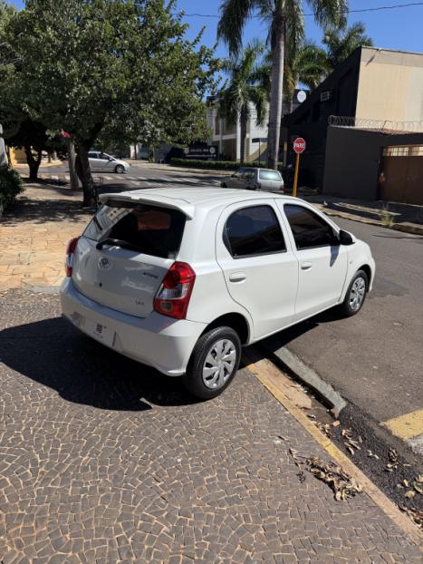 TOYOTA Etios Hatch 1.3 16V 4P FLEX X, Foto 16