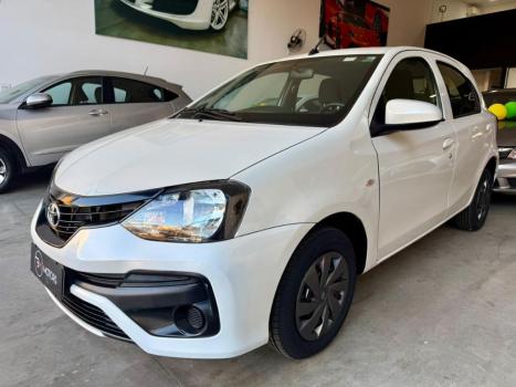 TOYOTA Etios Hatch 1.3 16V 4P FLEX X, Foto 3