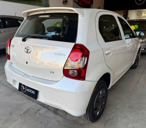 TOYOTA Etios Hatch 1.3 16V 4P FLEX X, Foto 5