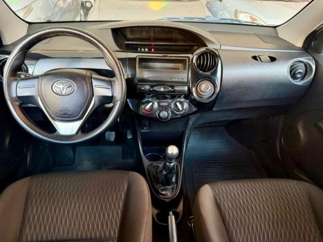 TOYOTA Etios Hatch 1.3 16V 4P FLEX X, Foto 7