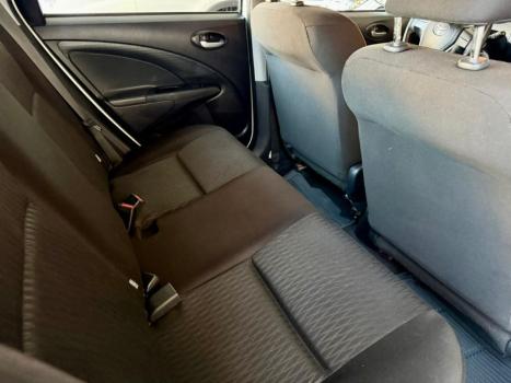 TOYOTA Etios Hatch 1.3 16V 4P FLEX X, Foto 8