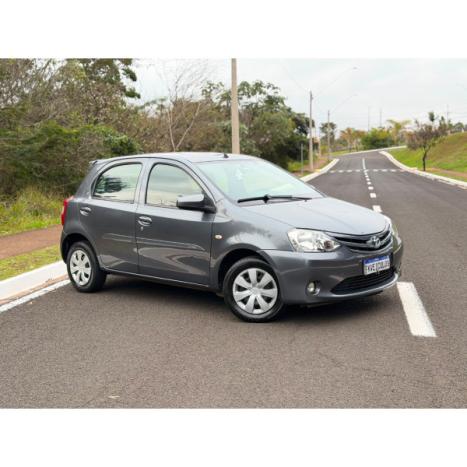 TOYOTA Etios Hatch 1.3 16V 4P FLEX X, Foto 2