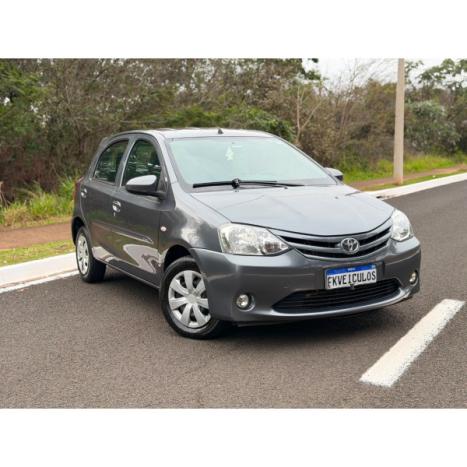 TOYOTA Etios Hatch 1.3 16V 4P FLEX X, Foto 3