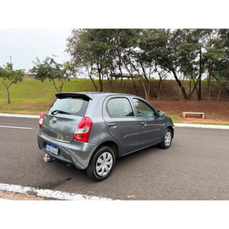 TOYOTA Etios Hatch 1.3 16V 4P FLEX X, Foto 6