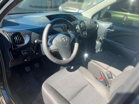 TOYOTA Etios Hatch 1.3 16V 4P FLEX X, Foto 7