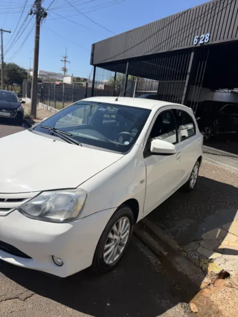 TOYOTA Etios Hatch 1.5 16V 4P FLEX XLS, Foto 2