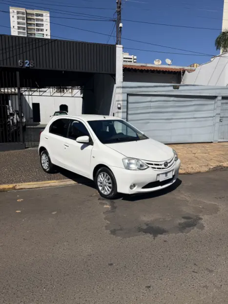 TOYOTA Etios Hatch 1.5 16V 4P FLEX XLS, Foto 3