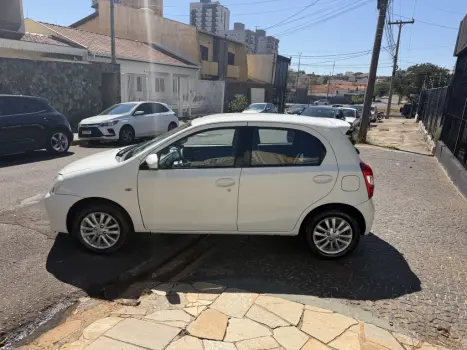 TOYOTA Etios Hatch 1.5 16V 4P FLEX XLS, Foto 4